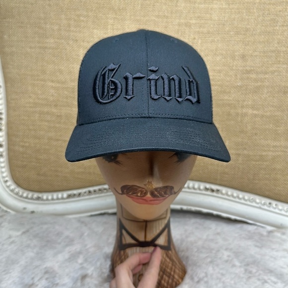 BLACK SERIES GRIND 3D
TRUCKER CAP - Picture 5 of 7